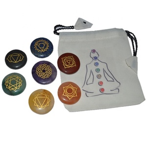Disque de chakra en agate gravé avec pochette Bouddha, style mascotte Feng Shui, objet d'art et de collection - Product Image 1