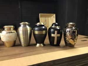 Urne funéraire commémorative en laiton « Ailes de la Liberté », style américain, articles funéraires en métal Brassworld India - Product Image 4