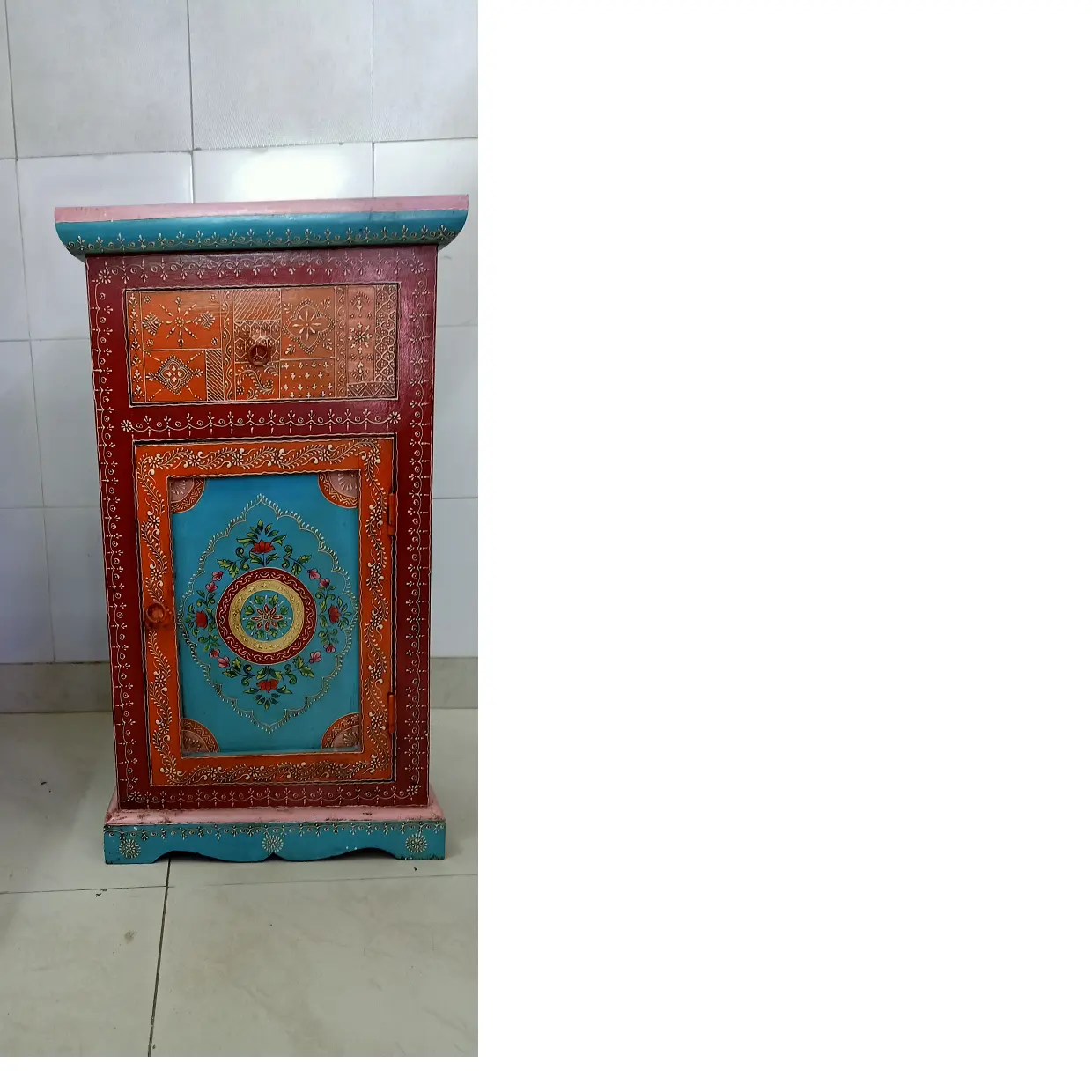 custom made wooden antique theme colorful cabinets suitable for home decor stores