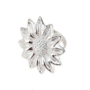 Anneau de serviette en métal Design fleur classique élégant vente en gros anneau de serviette fantaisie dernière arrivée anneau de serviette en métal de créateur - Product Image 1