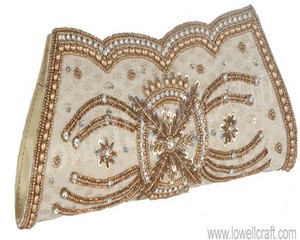 Pochette de soirée Lowellcraft L-25 pour femme, en satin, brodée de feuilles florales, en forme d'oreiller, style vintage, pour fêtes formelles - Product Image 2
