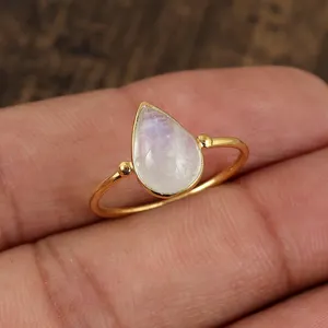 Penjualan laris batu permata Moonstone pelangi api biru alami cincin batu bulan perak halus berlapis emas perak 925 Sterling