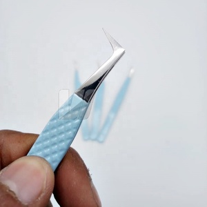 Pinzas de extensión de pestañas de acero inoxidable sostenibles japonesas tipo L Azul Aguamarina profesional de alta calidad agarre de diamante personalizado - Product Image 3