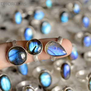 Anillo de labradorita para hombres, fabricación de 18 anillos de luz natural, venta al por mayor, piedra de labradorita superpuesta de plata azul - Product Image 6