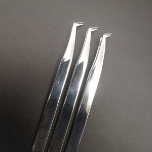 Pinzas de pestañas delgadas para botas con logotipo personalizado, pinzas de extensión de cejas con acabado pulido de acero inoxidable sólido para ruso - Product Image 2