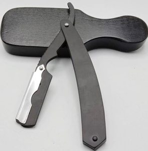 Rasoir droit de coiffeur à lame remplaçable en acier inoxydable de haute qualité, noir mat avec logo personnalisé - Product Image 3