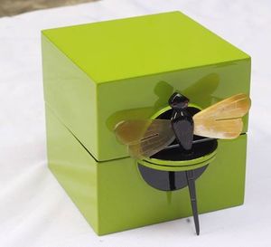 Lacquer box with seashell inlaid from Vietnam, <b>MDF</b> lacquer boxes - Product Image 4