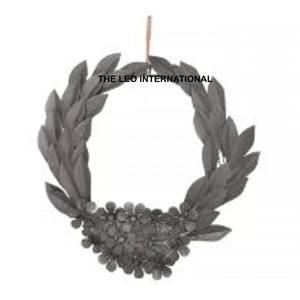 Couronne de Noël en métal en forme de feuille, style fantaisie, ornement suspendu, vente chaude, couronne de Noël de la plus haute qualité - Product Image 1