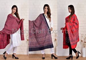 Écharpe Ajrakh en coton imprimé à la main Kutch pour femmes Dupatta de couleur naturelle pour costumes d'été teints à la main par Artisans - Product Image 4