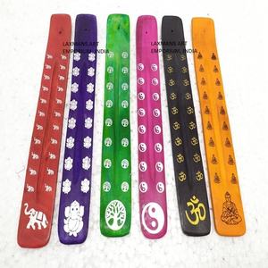 Nuevo estilo, mezcla de madera de mango de colores, motivos impresos, varitas de incienso, quemadores/soportes, proveedor mayorista de India - Product Image 1