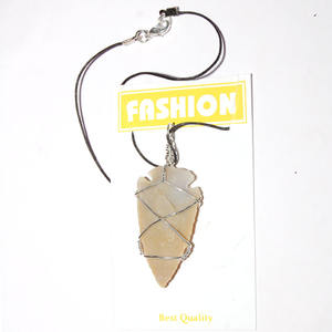 Collier enroulé avec flèches, fait à la main, bijou naturel, 1 pièce - Product Image 1