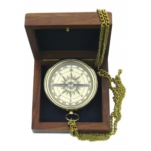 古董豪华黄铜航海罗盘带链条和木箱复古稀有独特指南针装饰和赠品