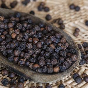 Poivre noir séché cultivé au Vietnam en gros à des prix bon marché Type de traitement brut épices séchées - Product Image 1
