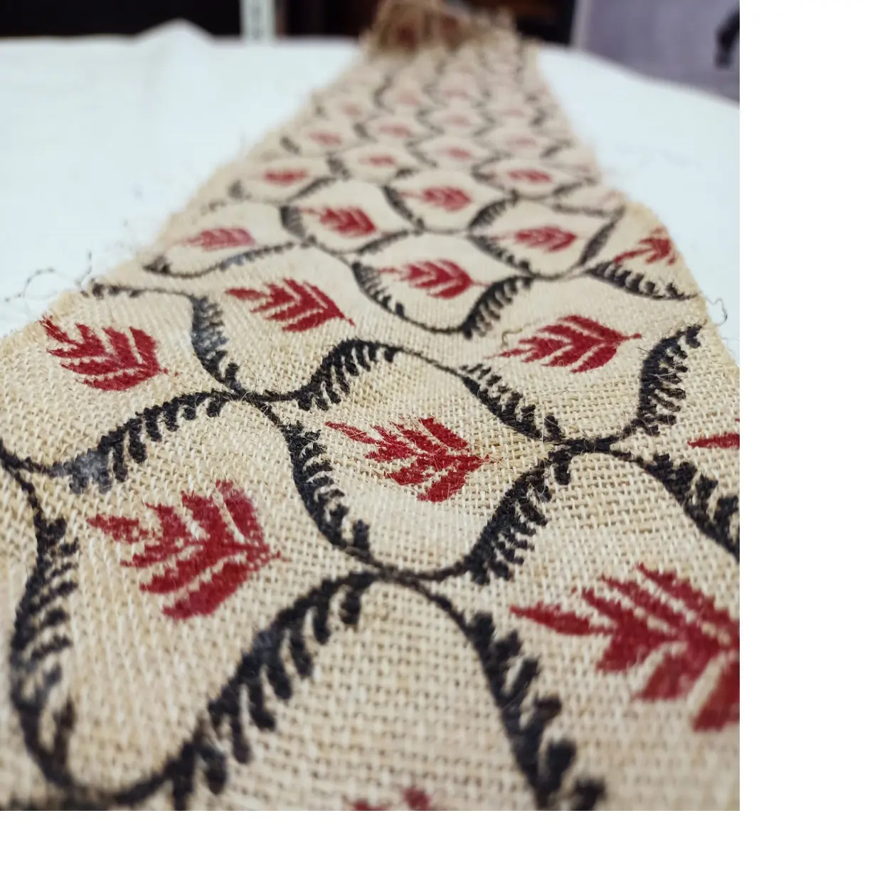 Tecidos de cânhamo feitos sob encomenda feitos a partir de cânhamo 100% adequado para designers de roupas, pode ser feito sob encomenda com seus desenhos