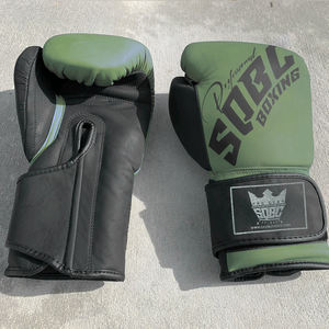 Gants de boxe en cuir mat de qualité supérieure SAQIB&CO MMA Muay Thai Sparring Tailles personnalisables 8oz-16oz Sangle de poignet à boucle et à crochets - Product Image 1