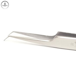 แหนบติดขนตา Caesar รุ่น EE-1046-S คุณภาพสูง ผลิตจากสแตนเลสเกรดพรีเมียม ปลายเรียบ แม่นยำ ขนาด 13 มม. สำหรับติดขนตา - Product Image 4