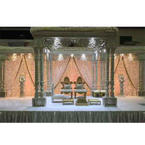 Mandap Triple de Pilares para Bodas, Estilo Raj Mahal, para Bodas Hindúes en EE. UU., Mandap Plateado de Tres Pilares, Último Modelo de Mandap Triple de Pilares para Bodas en Chicago - Product Image 1