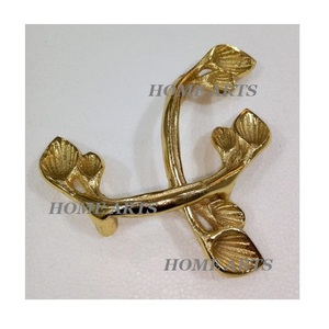 Ensemble de 2 poignées de plateau en aluminium couleur or faites à la main en forme de feuille de taille personnalisée pour les meilleures ventes - Product Image 4