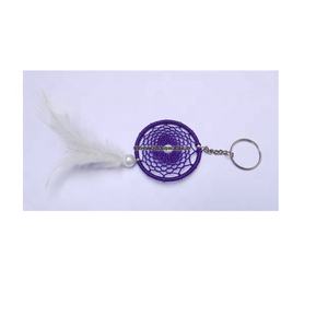 Porte-clés attrape-rêves fait main en plumes violettes et blanches, parfait pour sac, rétroviseur de voiture et accessoire décoratif pour la maison - Product Image 1