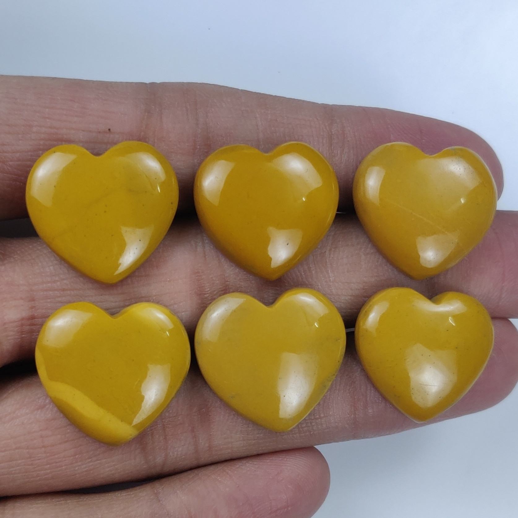 สีเหลือง