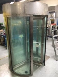 Puerta de Vidrio Antibalas Automática MOTTO con Apertura Lateral Eléctrica para Seguridad en Centros Comerciales - Product Image 2