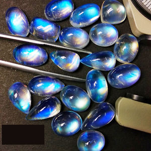 Mix Shape Blue Flashy Rainbow Moonstone Loose Gemstone Cabochon lisse à l'approvisionnement en vrac Taille libre Rainbow Moonstone Gemstone - Product Image 2