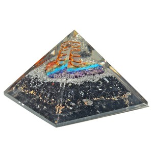 Tourmaline noire Avec Chakra Coeur Pyramide d'orgone À Vendre | Tourmaline Noire Avec Chakra Coeur Pyramide d'orgone - Product Image 1