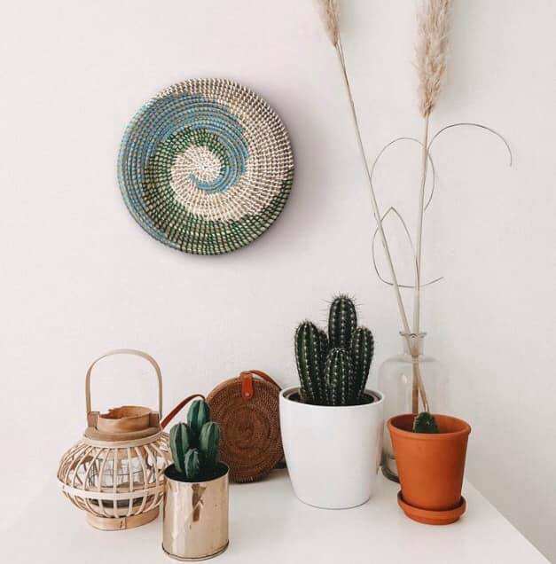 สีเทาเข้ม