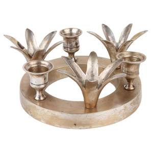 Bougeoir à trois en métal fait à la main avec un design de fleurs à la mode Nouvelle finition de haute qualité pour un usage domestique ou des décorations de Noël - Product Image 1