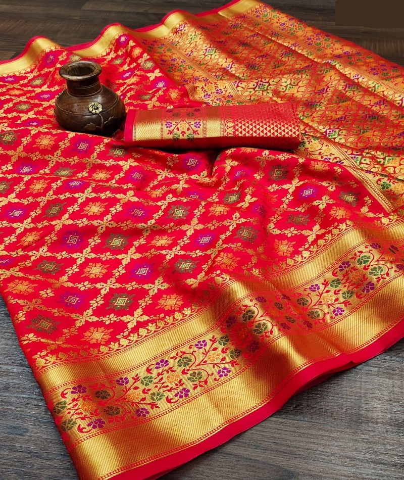 Indiase Traditionele Etnische Slijtage Litchi Zijde Patola Saree Met Gouden Zari Weven En Pallu En Weven Blouse Voor Indiase Vrouwen