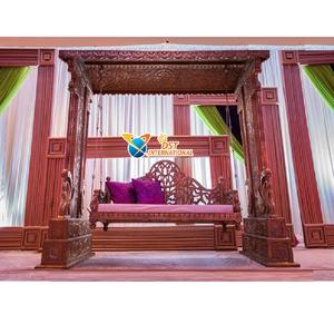 Columpio de pavo real prominente para decoración de escenario Mehndi Tema de pavo real Indio Columpio de escenario Jhula elegante decoración de escenario de boda columpio EE. UU. - Product Image 1