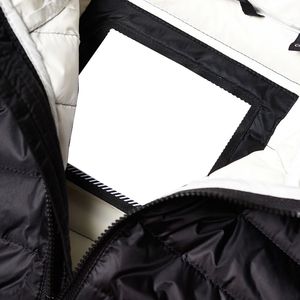 Chaquetas acolchadas ajustadas con logotipo OEM para mujer, forro de LICRA transpirable, relleno de algodón, ropa de invierno negra, decoración de botones de punto - Product Image 6