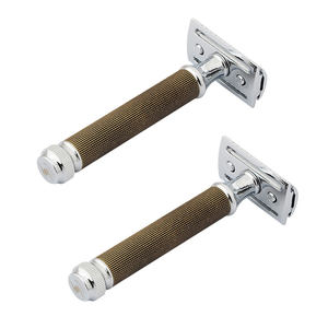 Rasoir de sécurité double tranchant réglable en laiton massif avec lames en acier inoxydable pour usage professionnel en salon de coiffure masculin - Product Image 1