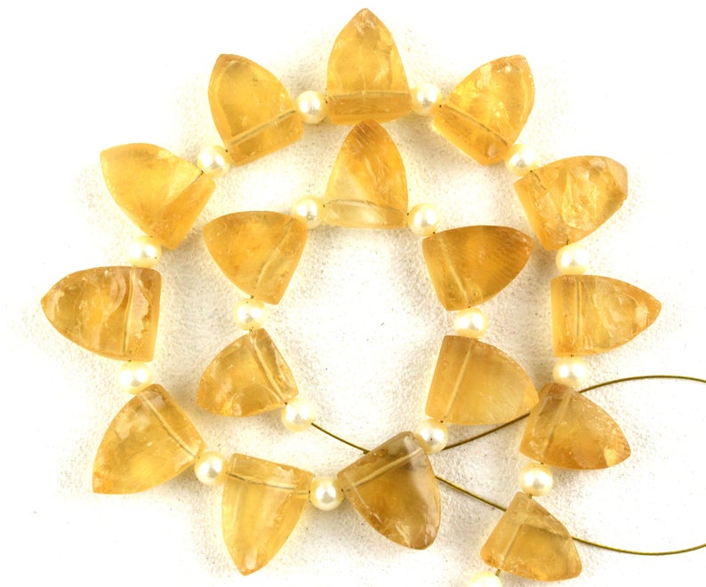 สีเหลือง