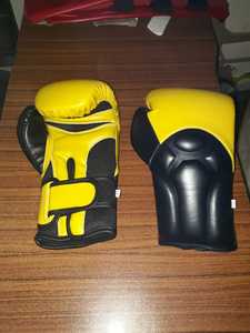 2025 gants de boxe en peau de vache surdimensionnés professionnels personnalisés motif de sprint respirant équipement d'arts martiaux pour adultes - Product Image 5