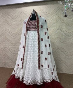 Rich look diseñador colección estacional red seda gris color ocasión especial fantasía mujeres indias desgaste precio al por mayor en ropa Surat - Product Image 5