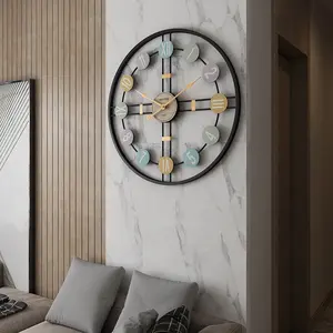 Daire renkli sayılar epoksi etkisi ile sessiz Metal duvar saati ev dekorasyon için