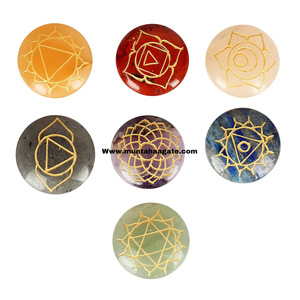 Juego de 7 Piedras de Chakra con Bolsa de Terciopelo, Cristal Grabado Premium AAA, para Meditación y Reiki, Ágata MUNTAHA Khambhat, India - Product Image 5