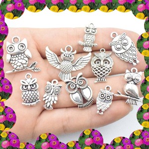 Connecteurs de bijoux attrayants en forme de hibou plaqué argent en laiton par HARI OM CREATIONS pour les fournisseurs en gros (quantité minimale de commande 20 pièces) - Product Image 1
