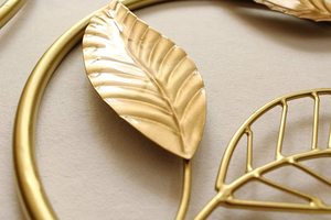 Traditional Style Golden Wrought Iron Hanging Sculpture Metal <b>Wall</b> Decor with Circular <b>Frame</b> and Ergonomic Leave <b>Design</b> - Product Image 5
