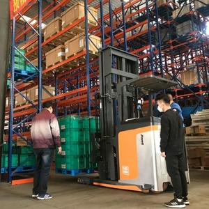 Montacargas Eléctrico de 1.6 Toneladas, Popular, con Alcance Oscilante, Tipo VNA - Product Image 6