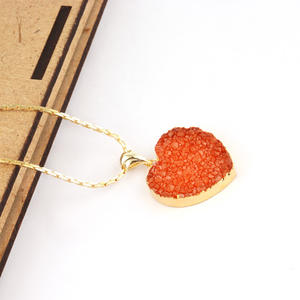 Colgante romántico con forma de corazón para mujer, colgante de collar con estilo punk, de azúcar de naranja natural, cadena de serpiente inspirada, para regalo - Product Image 5