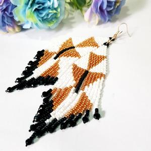Pendientes largos con cuentas Creaciones hechas a mano - Product Image 1