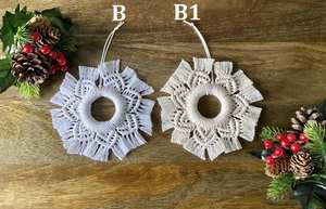 Grands dessous de verres de noël en macramé, flocons de neige en macramé à suspendre au mur - Product Image 3