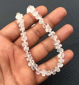 Piedra preciosa de cuarzo transparente Natural Color blanco Forma desigual Centro Perforado Cristal áspero sin tratar 8mm para la fabricación de joyas - Product Image 5