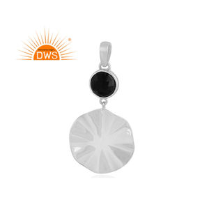 Colgante de Plata de Ley 925 con Diseño de Disco Ondulado de Colección Clásica, Colgante de Piedra de Ónice Negro al por Mayor - Product Image 1