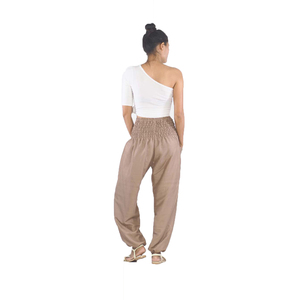 Napat Clothing Pantalones Harem de mujer de color sólido en beige Listo para enviar - Product Image 3