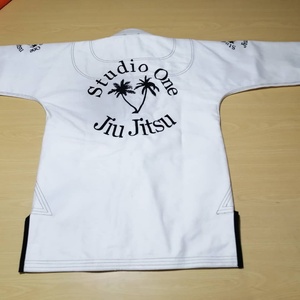 Bjj blanc de haute qualité Jiu Jitsu brésilien Gis et Kimonos Bjj coutures de couleur contrastante Bjj Gi fabriqué au Pakistan - Product Image 1