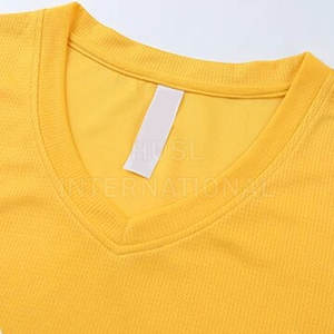 Ensemble de maillots de basket-ball réversibles personnalisés de haute qualité pour hommes Uniforme de basket-ball pour jeunes Logo imprimé Nouveau modèle Grande taille pour l'été - Product Image 3