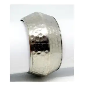 1960 junio joyería de Comercio Justo internacional muestra brazalete fino colorido para mujeres Nairobi Kenia brazalete de latón unisex - Product Image 1